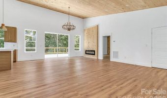 19 Green Valley Rd, Asheville, NC 28806