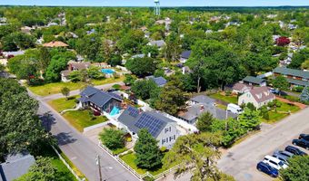 19 Harpoon St, Beachwood, NJ 08722