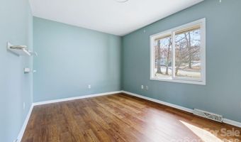 23 Muirfield Dr, Arden, NC 28704