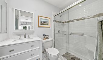 66 Harbor N, Amityville, NY 11701