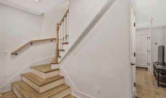 1014 QUEEN St, Alexandria, VA 22314