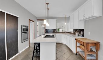 215 Cobblefield Ct, Ballwin, MO 63011