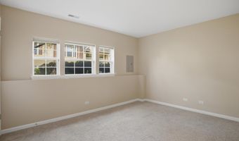 2720 N Greenwood Ave, Arlington Heights, IL 60004