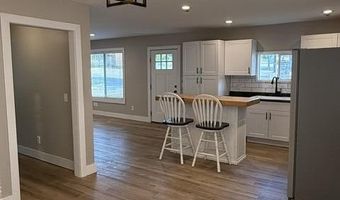 205 E Prospect St, Aurora, MO 65605