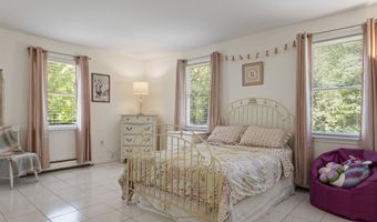 15 Kelso Dr, Bow, NH 03304