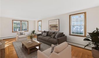 28 Hybrid Dr, Cranston, RI 02920
