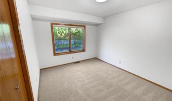 1531 Briarknoll Cir, Arden Hills, MN 55112