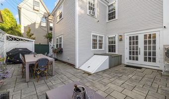 28 John St, Newport, RI 02840