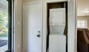 227 Paddington Ct 7-7, Englishtown, NJ 07726