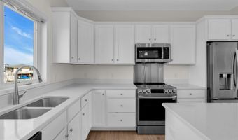 42 Carlyle Dr, Bayville, NJ 08721