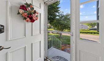 16 Driscoll Rd, Branford, CT 06405
