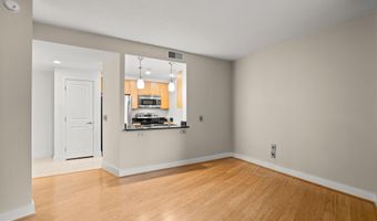 2001 15TH St N 813, Arlington, VA 22201