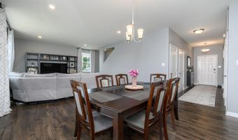 15 Half Hitch Rd, Barnegat, NJ 08005