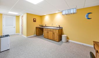 699 Andrea Ct, Cheshire, CT 06410