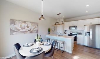 3401 Dreusicke Dr, Coralville, IA 52241