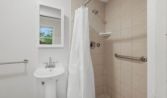 5 Lilac Ln, Brookfield, CT 06804