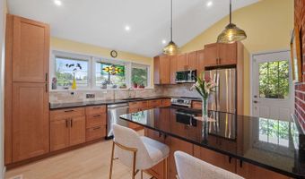 5929 AVON Dr, Bethesda, MD 20814