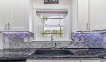 95 Yankee Ave, Bangor, ME 04401
