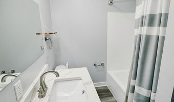 6 COURTSIDE Ln, Ashland, VA 23005