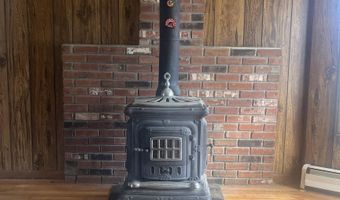 22 Church St, Burke, VT 05871