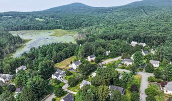11 Mountain Rd, Bedford, NH 03110