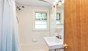 16 Clark Island Rd, Amherst, NH 03031