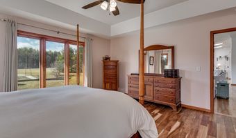 E7009 Jackson Rd, Algoma, WI 54201