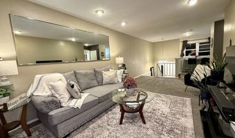 633 Meadow Pl, Ames, IA 50010