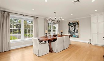 18 Candlelight Pl, Greenwich, CT 06830