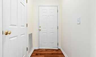 1114 S COLLEGE St, Auburn, AL 36830