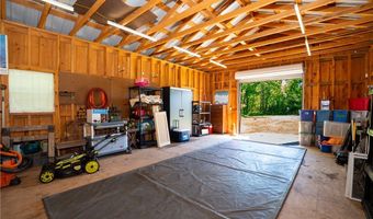 9578 Maplewood St, Angola, NY 14006