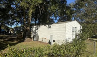 525 Pauline Dr, Bonneau, SC 29431