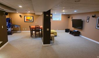 1401 Sanders Dr, Auburn, IN 46706