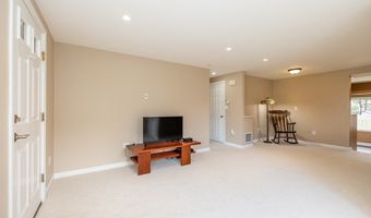 39 Neillian St 39, Bedford, MA 01730
