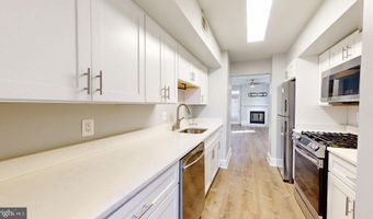 2011 N OAKLAND St, Arlington, VA 22207