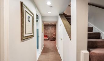 2518 S WALTER REED Dr #A, Arlington, VA 22206