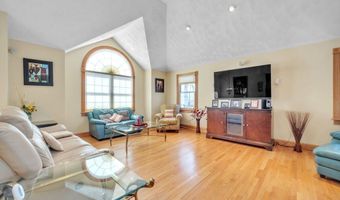 18 Baldwin Rd, Billerica, MA 01821