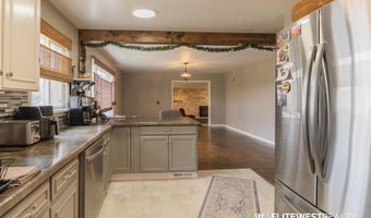 30 N Division St, Cowley, WY 82420