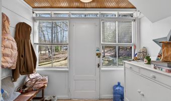 92 Pinewood Ave, Bethlehem, NH 03574