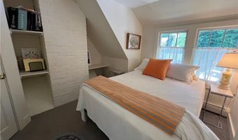 11 Harbor St, Jamestown, RI 02835