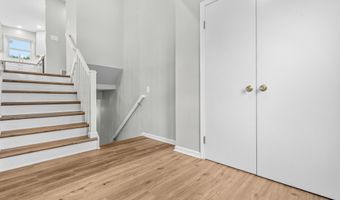 5915 LARPIN Ln, Alexandria, VA 22310