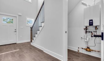 512 Seaman Ave, Beachwood, NJ 08722