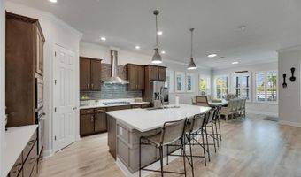 7420 PARADISO Dr, Apollo Beach, FL 33572