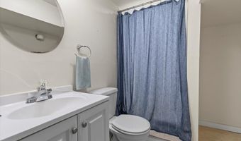 470 Dexter Dr, Bridgeport, CT 06606