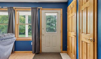 32 S V Ln, Augusta, ME 04330