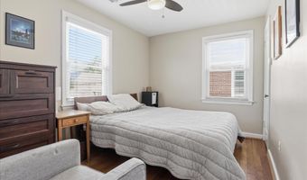 2147 S OAKLAND St, Arlington, VA 22204