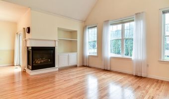 12 Braeburn Ln 12, Ashland, MA 01721