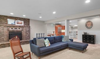 326 Greentree Ln NE, Ada, MI 49301