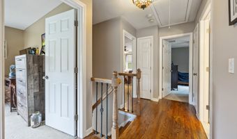 5 Smith Pl, Cheshire, CT 06410