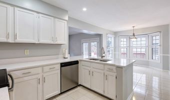 8010 OLD PARSONAGE Ct, Alexandria, VA 22315